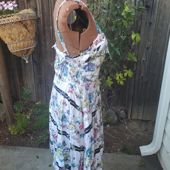 RetroSpec'd Ballerina Print Dress - Picture 4 of 9